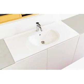 Here's the translation:Inset ceramic washbasin