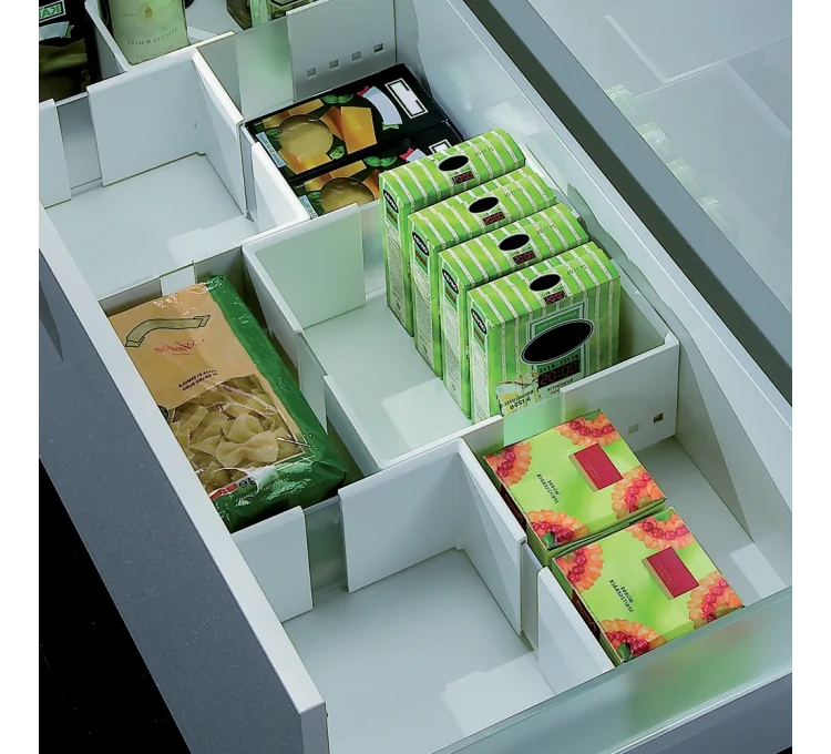 Verstellbarer Besteckkasten aus Kunststoff